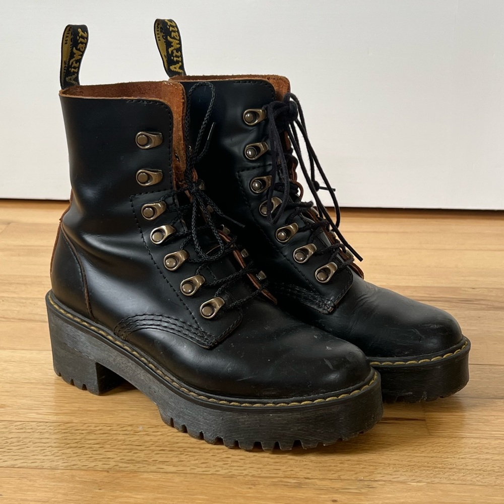 Dr. Martens Leona platform lace-up boots 7.5